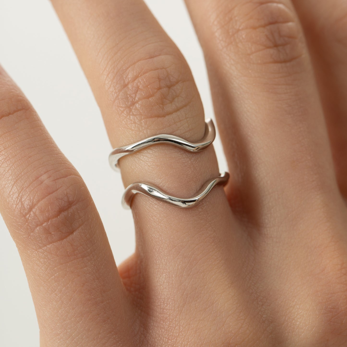 polaris silver ring, 925 silver ring, rhodium plated, adjustable, hypoallergenic, close-up