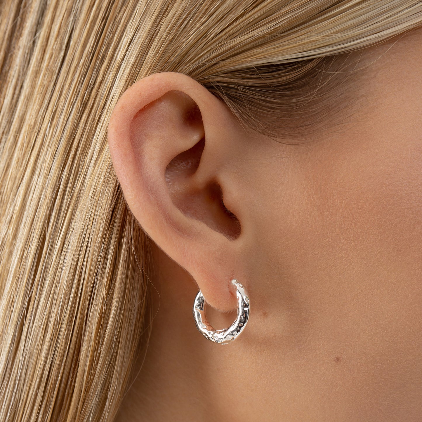 Frida silver hoop earrings