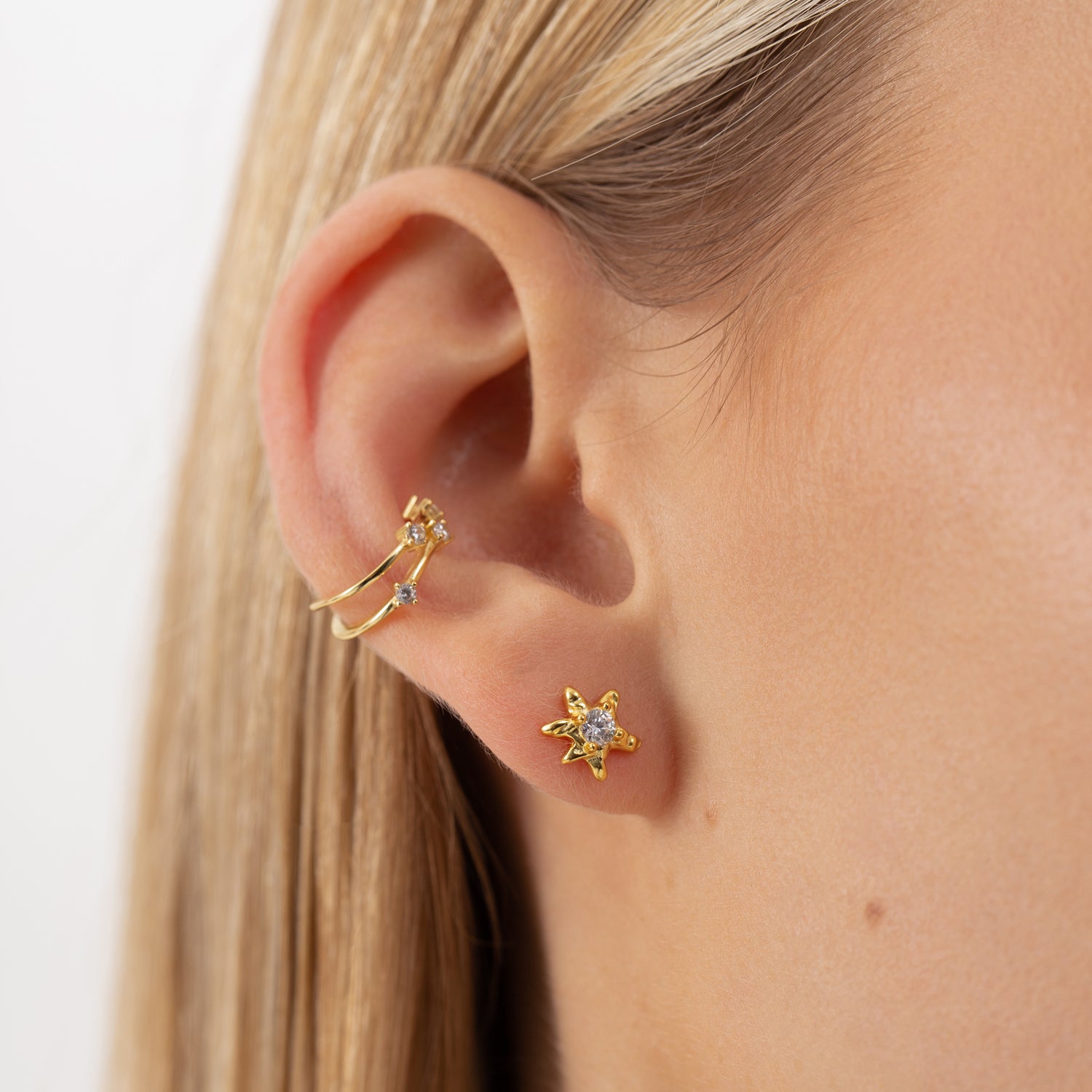 elysium ear cuff, golden  ear cuff, 925 silver earrings, 18k gold plated,  cubic zirconia, hypoallergenic, single, close-up