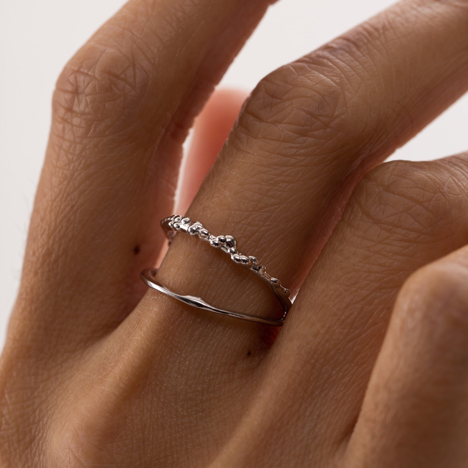 mist silver ring, 925 silver ring, rhodium plated, adjustable, hypoallergenic, close-up